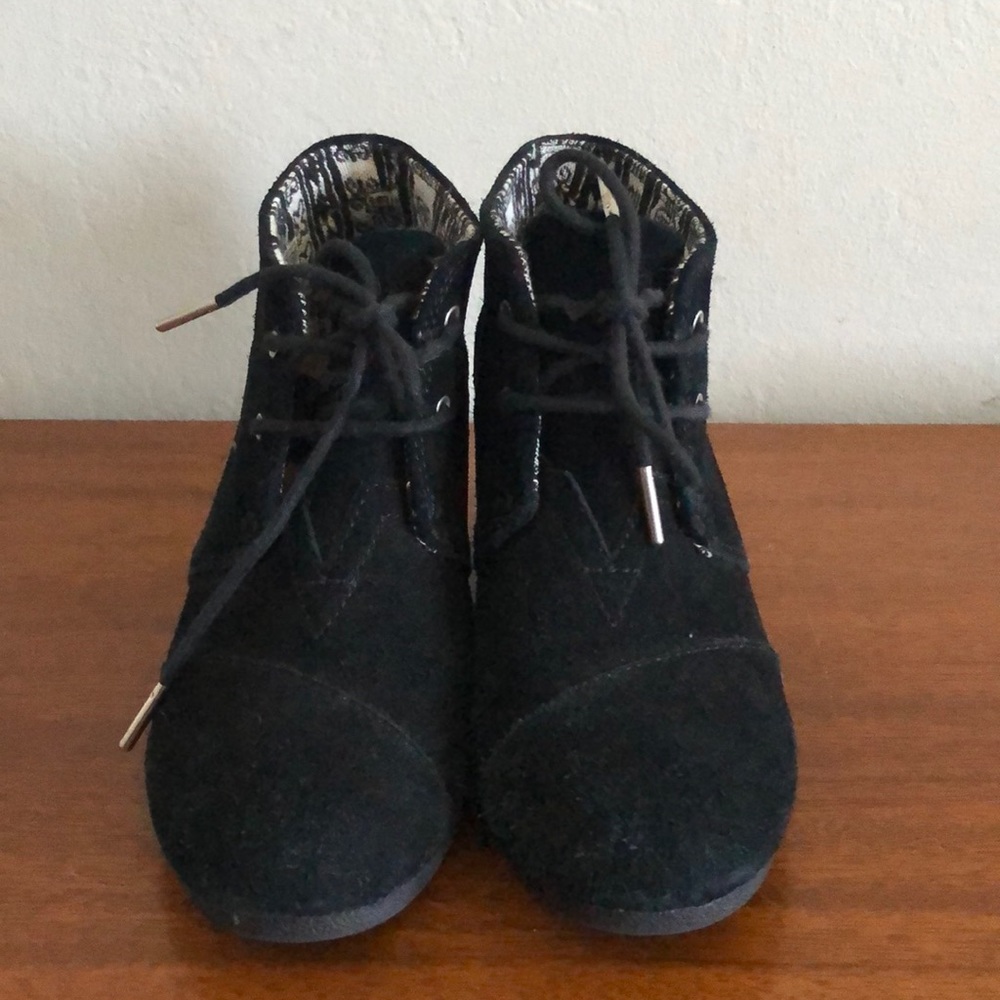 Tom’s Desert Wedge Bootie